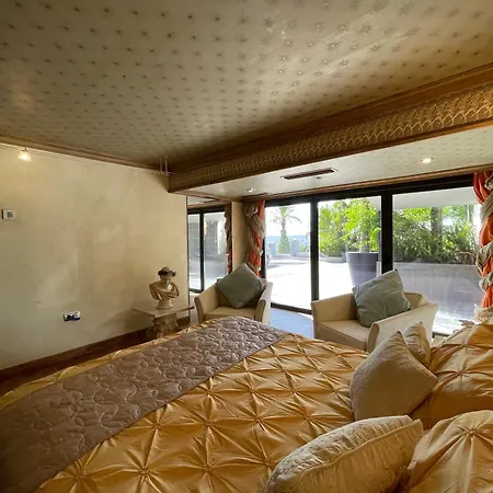 Lodge La Paz En Alhaurin El Grande, Malaga *