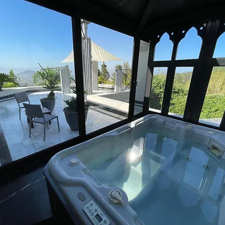 Alojamento de Turismo Selvagem La Paz En Alhaurin El Grande, Malaga *